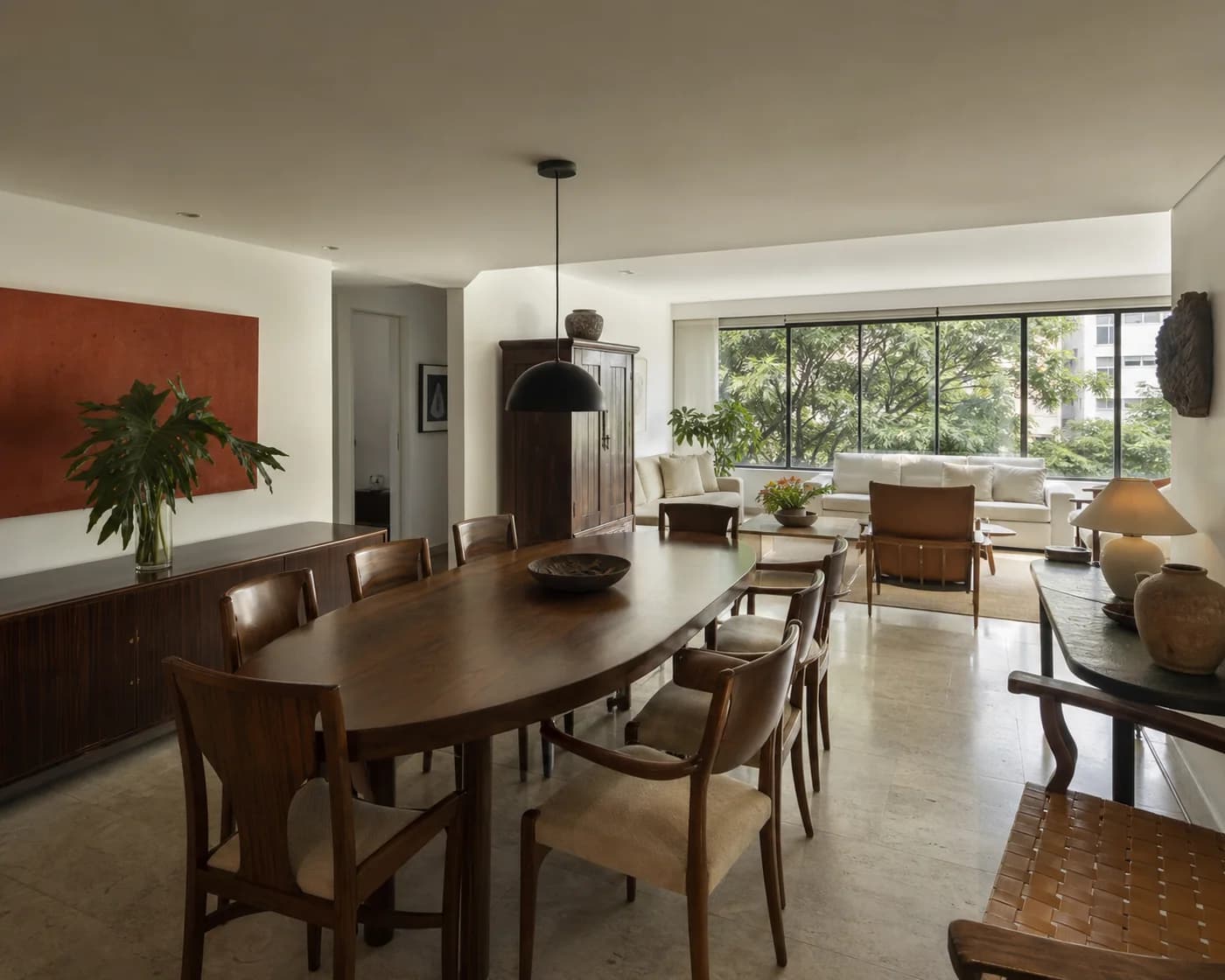 Casa modernista com jardim nos Jardins